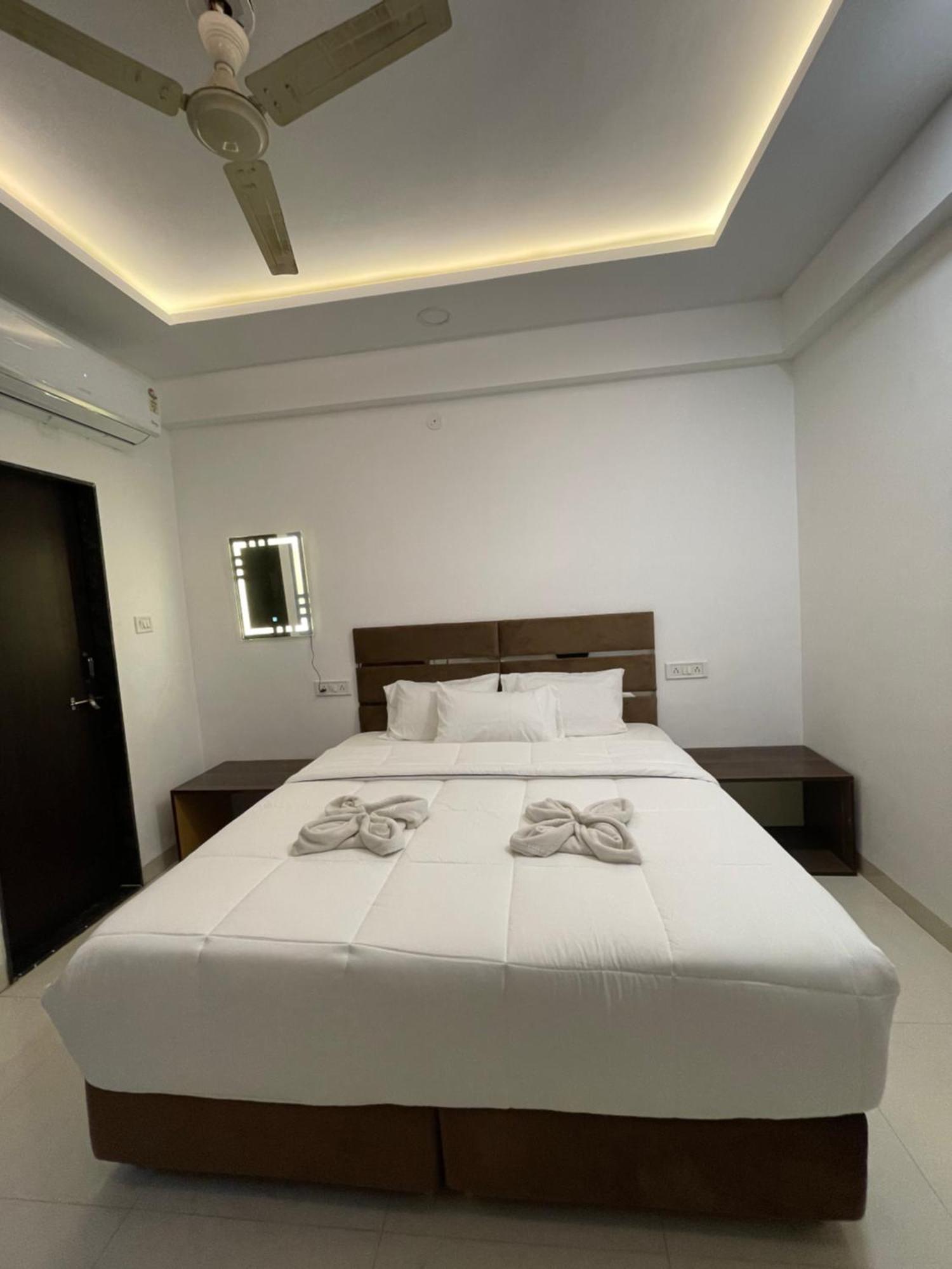 Hotel Kiwi Inn Vijaynagar Scheme 78 Indore Exterior foto