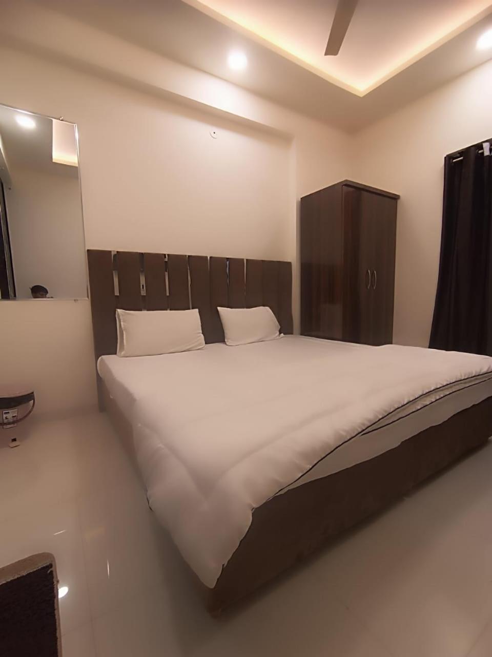 Hotel Kiwi Inn Vijaynagar Scheme 78 Indore Exterior foto